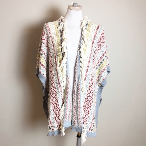 Cabi Siesta Fringe Ponch Style 5001 New With Tags - Picture 2 of 6